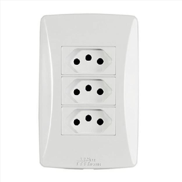 TOMADA TRIPLA 2P+T 10A 4X2 PETRA MEC 39763