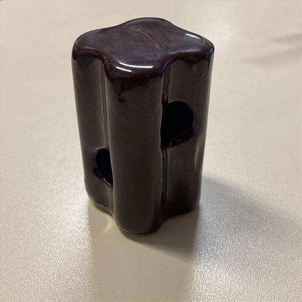 ISOLADOR CASTANHA PORCELANA CERCA ELETRICA 40X60 REX